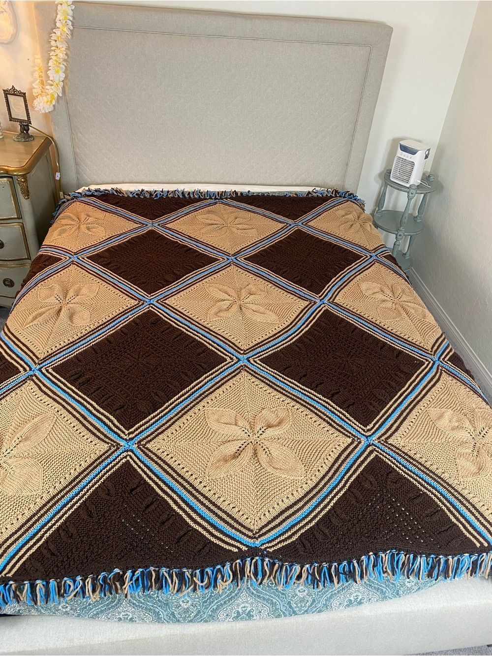 Vintage 79s handmade knit Afghan blanket brown blue raised leaf Counterpane